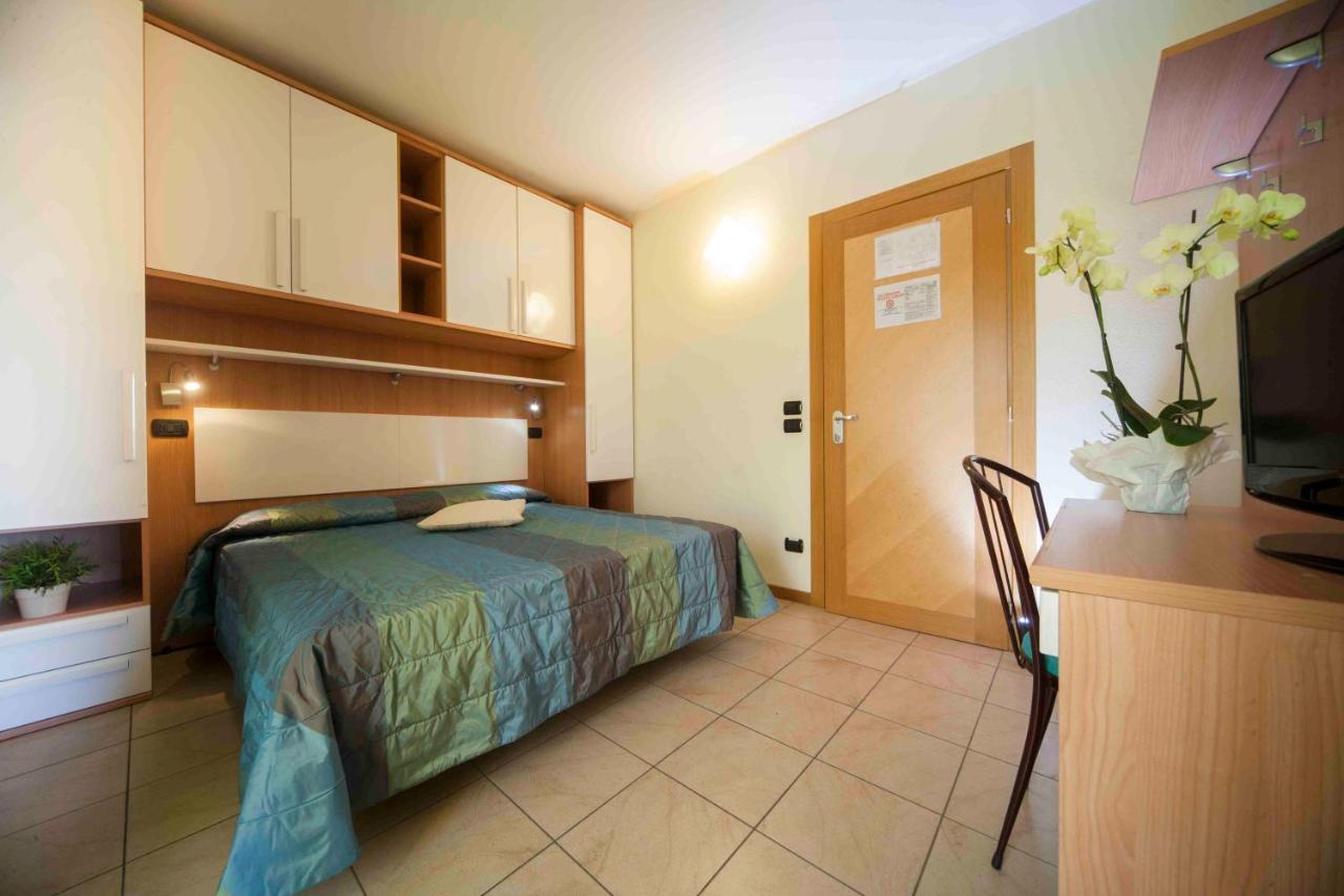 Residence Il Capodoglio Rimini Ngoại thất bức ảnh