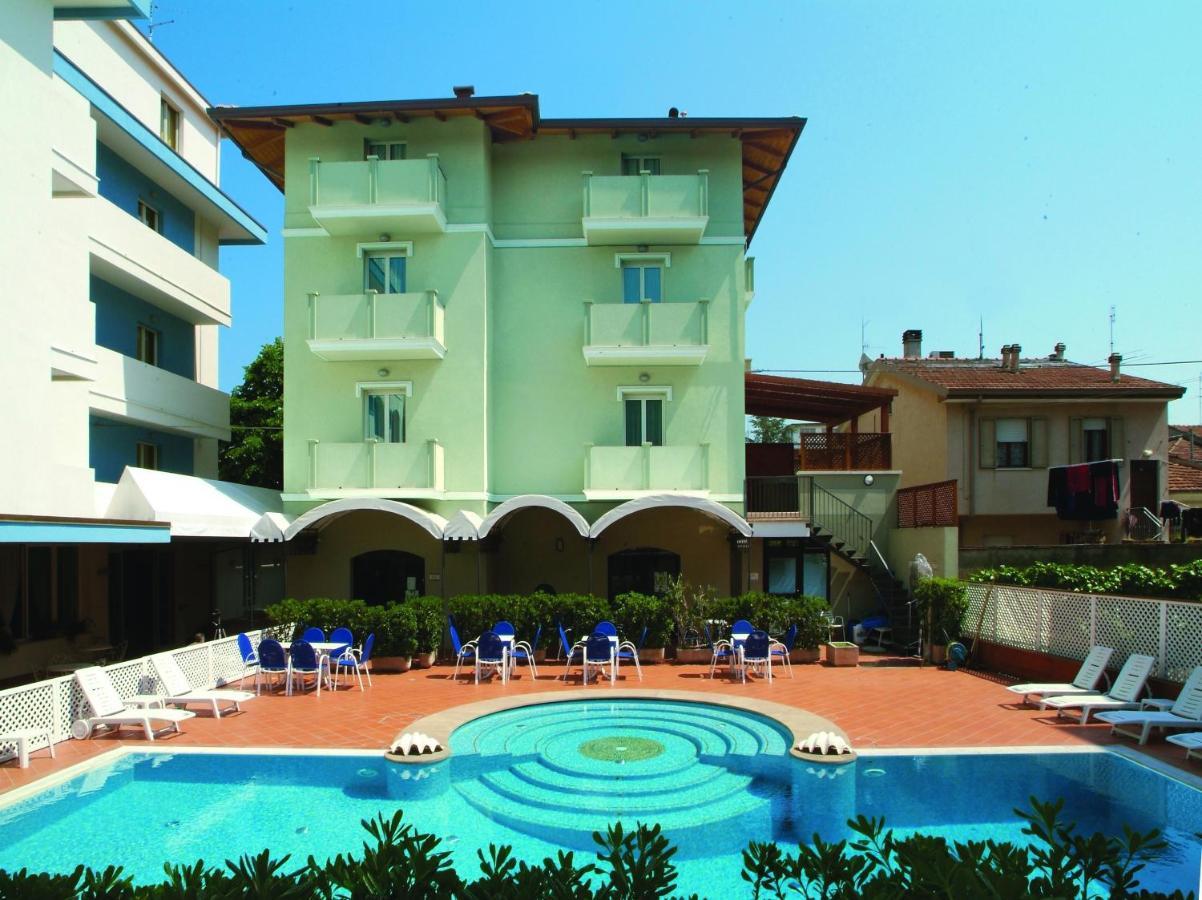 Residence Il Capodoglio Rimini Ngoại thất bức ảnh
