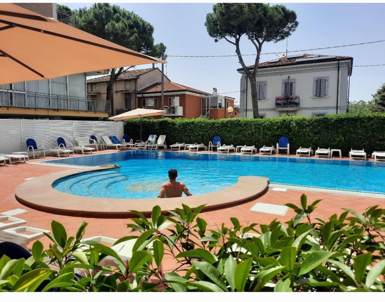 Residence Il Capodoglio Rimini Ngoại thất bức ảnh
